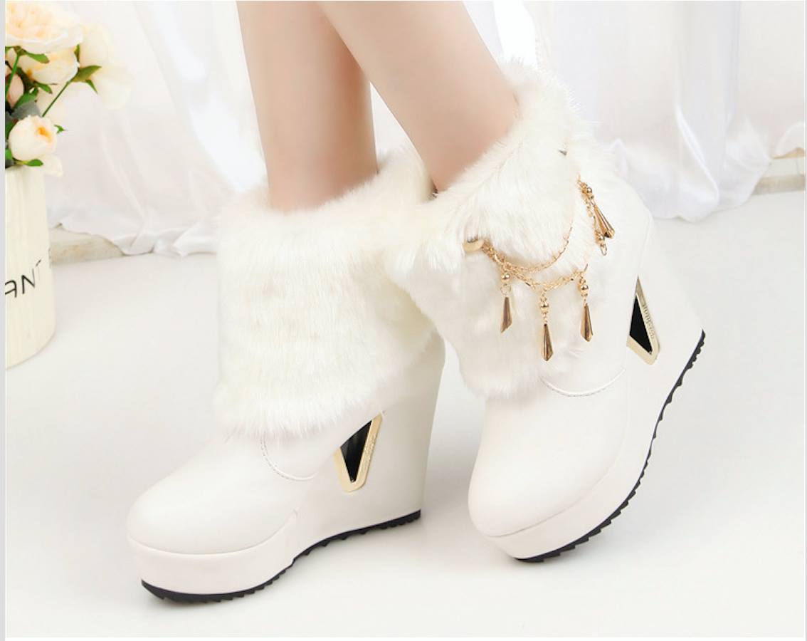 Giày boot nữ màu trắng cổ lông ấm áp!