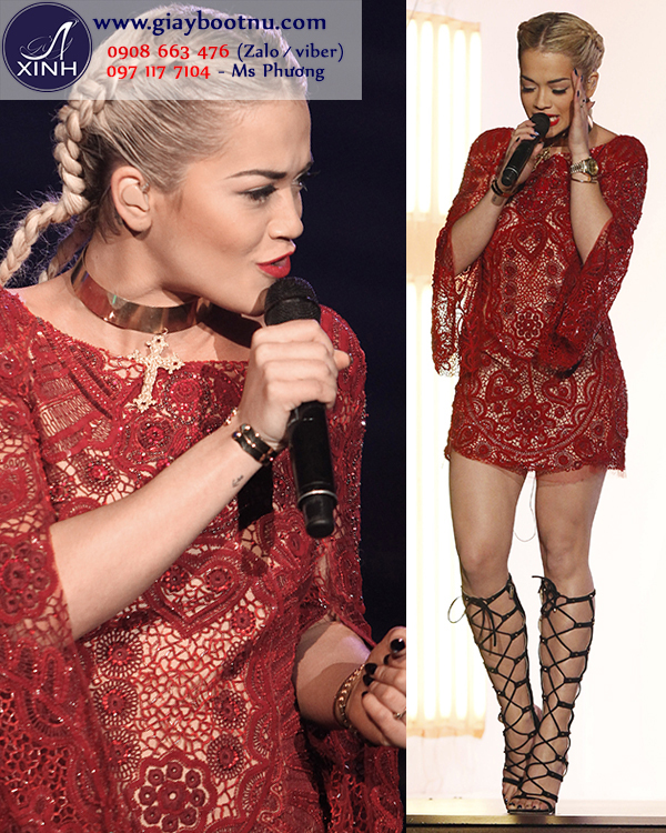 Rita Ora quyến rũ và sành điệu với sandal boot đan dây đầy nữ tính