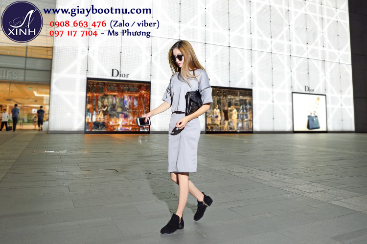 Với giày boot nữ đế trệt phong cách càng đơn giản càng tạo được nét thanh thoát và nhẹ nhàng