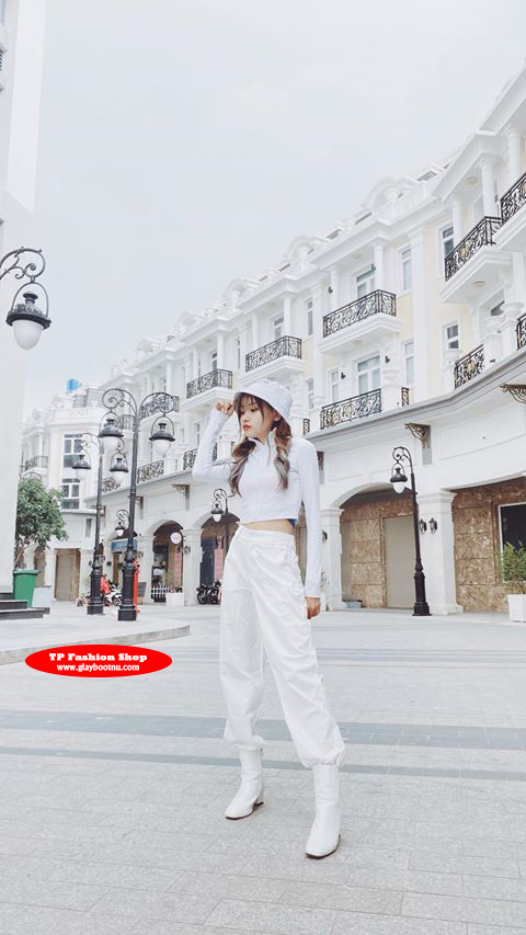 Nhàn xuất xắc với nguyên set trắng kết hợp cùng boot cổ lửng mũi vuông GBN0802 Nhàn xuất xắc với nguyên set trắng kết hợp cùng boot cổ lửng mũi vuông GBN0802