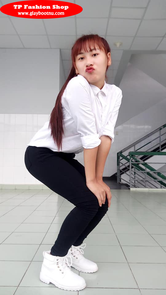 Phương Linh năng động và trẻ trung với giày boot martin màu trắng GBN18503 Phương Linh năng động và trẻ trung với giày boot martin màu trắng GBN18503