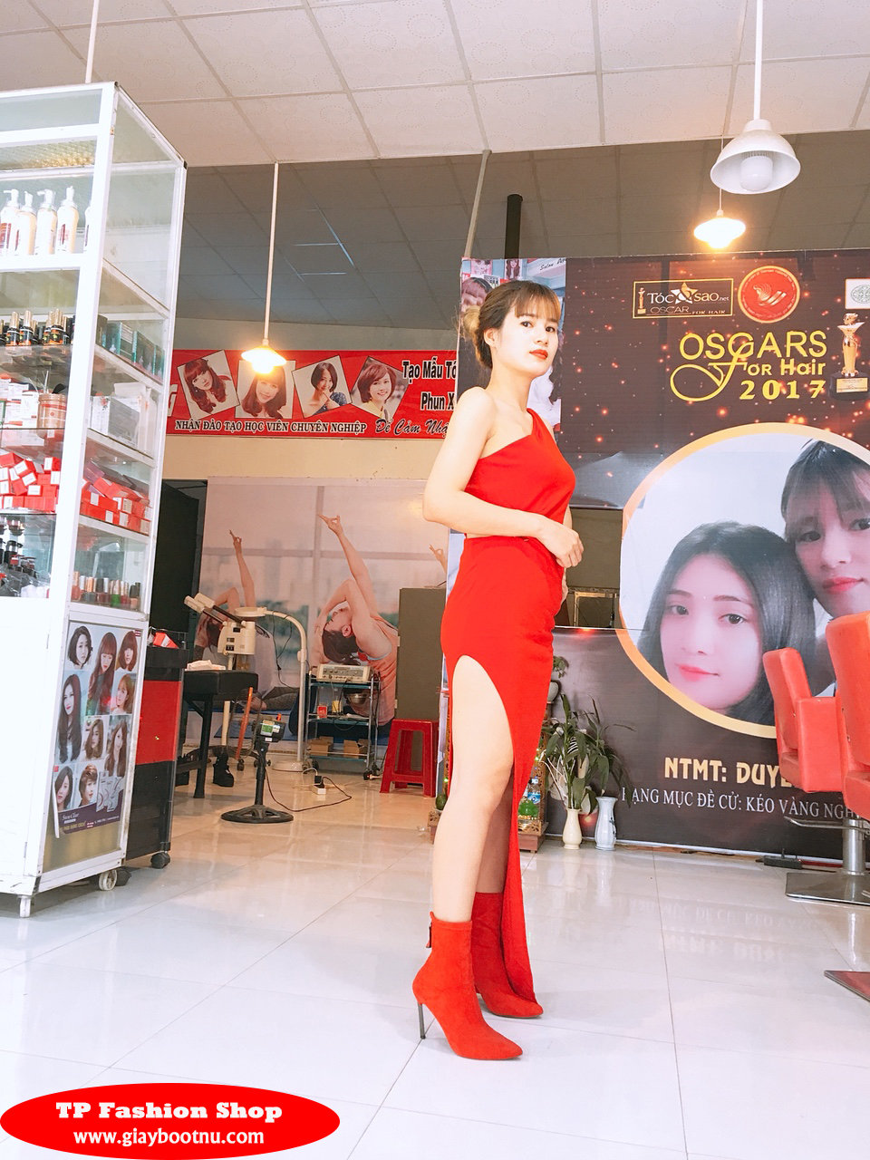 Boot tất cổ lửng da lộn sành điệu màu đỏ GBN19003 Boot tất cổ lửng da lộn sành điệu màu đỏ GBN19003