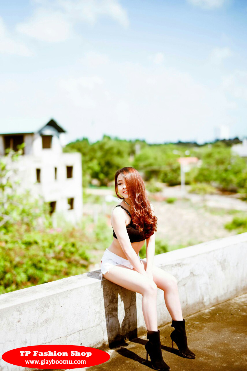 Kiều Thư xinh đẹp và quyến rũ với boot cổ lửng GBN19001 Kiều Thư xinh đẹp và quyến rũ với boot cổ lửng GBN19001