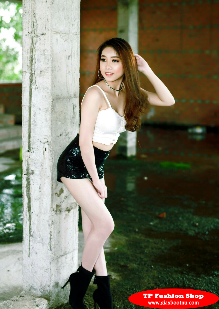 Kiều Thư xinh đẹp và quyến rũ với boot cổ lửng GBN19001 Kiều Thư xinh đẹp và quyến rũ với boot cổ lửng GBN19001