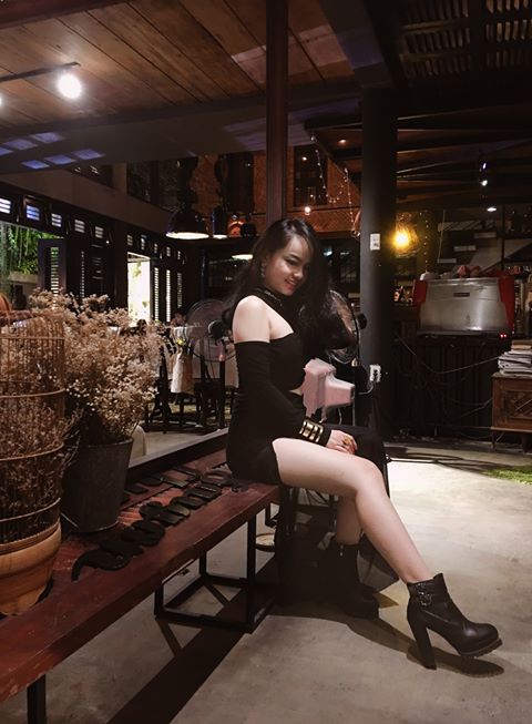 Trần Tiểu Vũ Xinh đẹp với boot cổ ngắn đế vuông GBN137 Trần Tiểu Vũ Xinh đẹp với boot cổ ngắn đế vuông GBN137