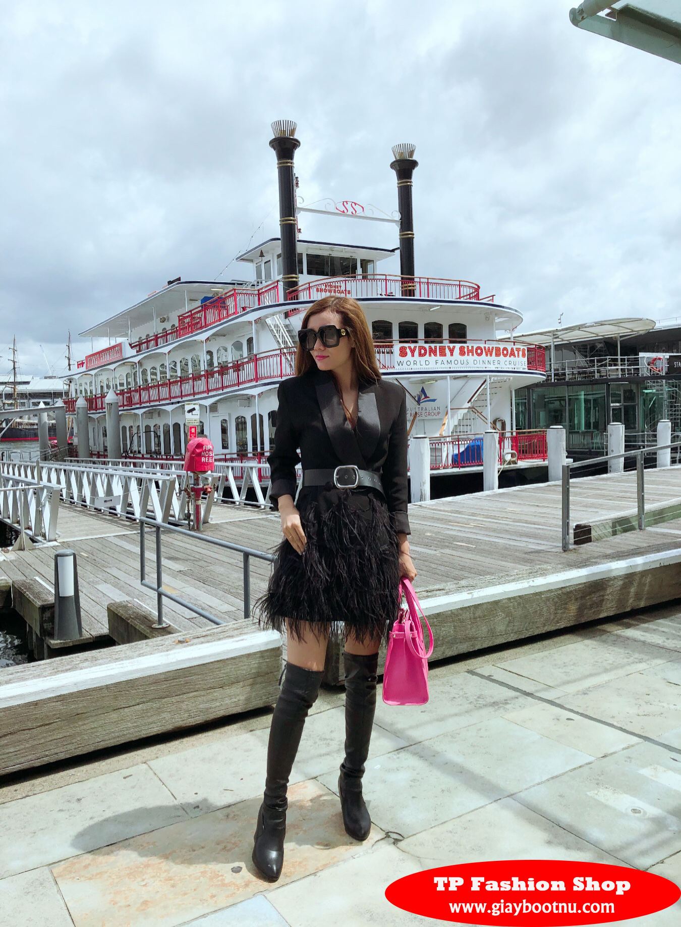 Lan Nguyễn sang chảnh với boot ống cao ngang đùi GCC0801 Lan Nguyễn sang chảnh với boot ống cao ngang đùi GCC0801