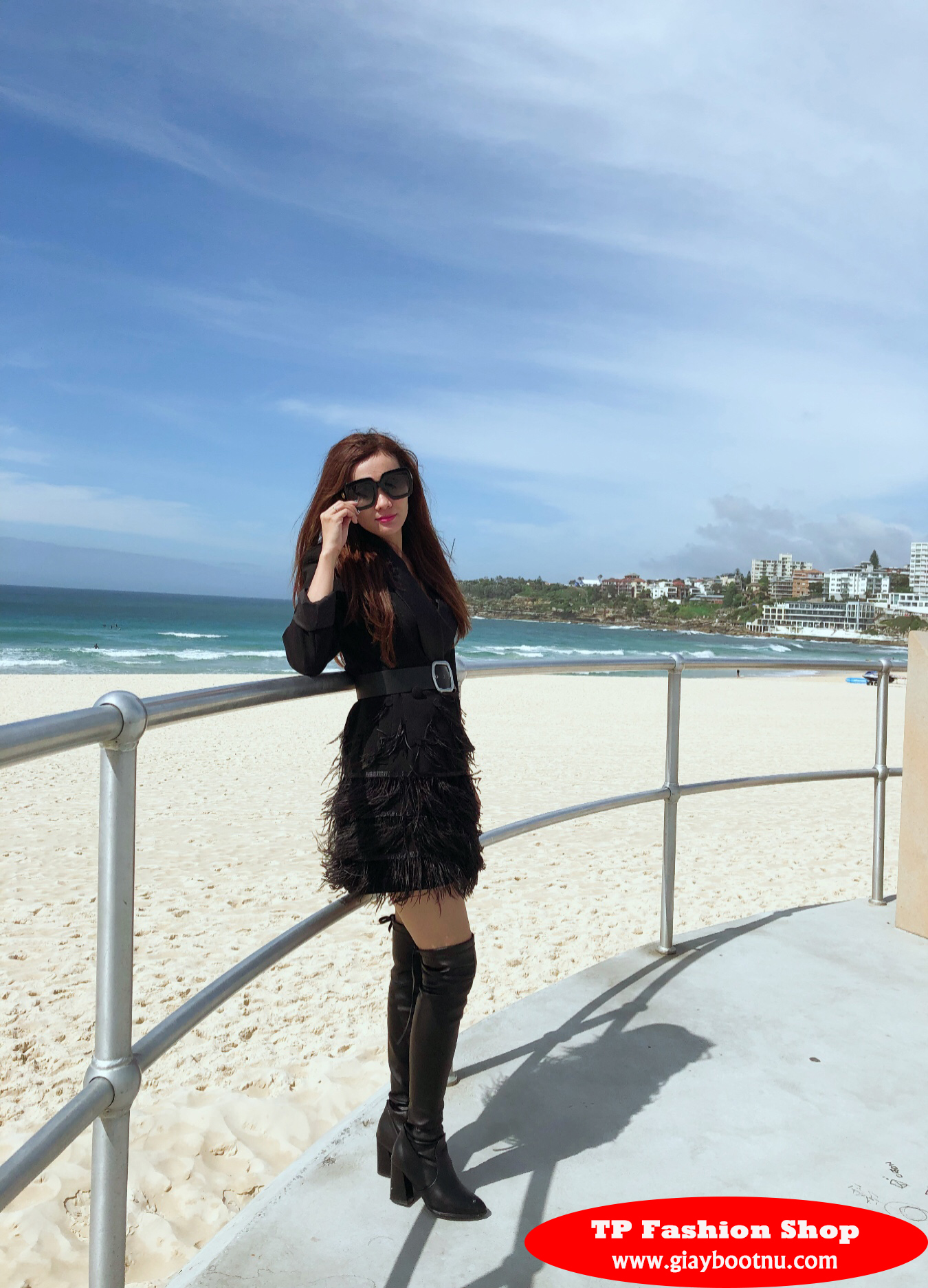 Lan Nguyễn sang chảnh với boot ống cao ngang đùi GCC0801 Lan Nguyễn sang chảnh với boot ống cao ngang đùi GCC0801