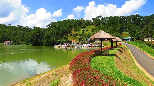 Chọn trang phục hợp lí khi đi Đà Lạt bạn sẽ không mất nhiều thời gian chuẩn bị đồ mà không dùng đến Chọn trang phục hợp lí khi đi Đà Lạt bạn sẽ không mất nhiều thời gian chuẩn bị đồ mà không dùng đến