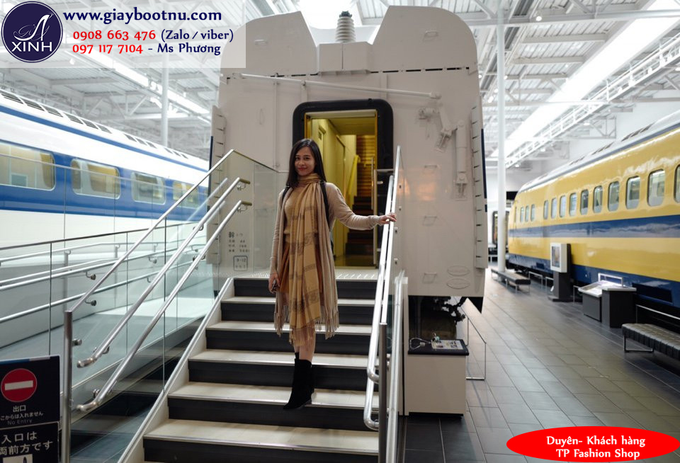 Duyên xinh xắn thoả thích nô đùa với boot cổ lửng màu đen GBN12602 Duyên xinh xắn thoả thích nô đùa với boot cổ lửng màu đen GBN12602