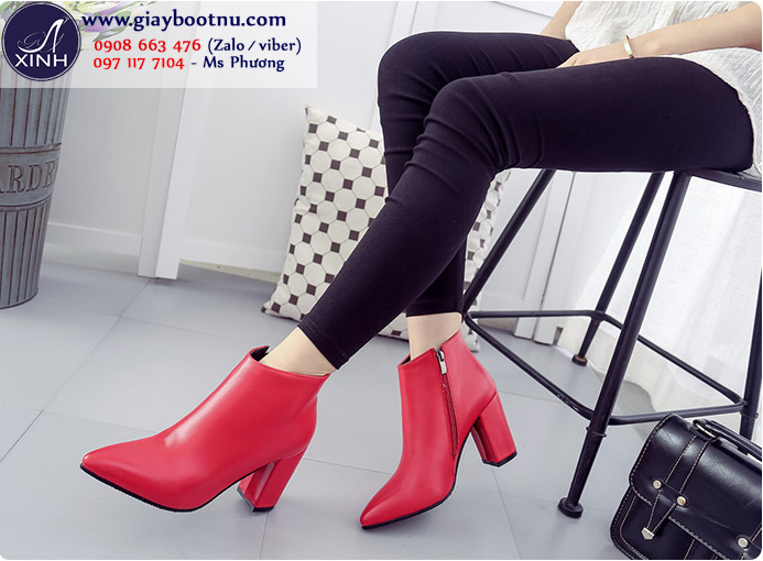Boot đế vuông màu đỏ sức quyến rũ đến từ phong cách thời trang basic