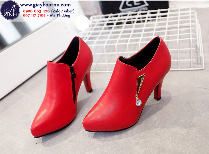 Giày boot nữ cổ sâu màu đỏ, sức hút từ cô nàng chân ngắn!