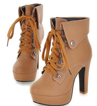 Giày boot nữ màu da bò cổ ngắn đế vuông cao gót tôn dáng trong từng bước đi! Giày boot nữ màu da bò cổ ngắn đế vuông cao gót tôn dáng trong từng bước đi!