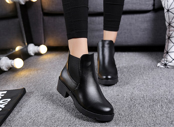 Hay loại giày cổ ngắn đơn giản đế thấp chỉ cần xỏ chân vào bạn không mất nhiều thời gian Hay loại giày cổ ngắn đơn giản đế thấp chỉ cần xỏ chân vào bạn không mất nhiều thời gian