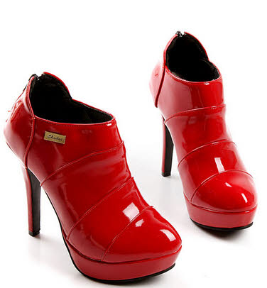 Giày boot nữ cổ thấp đơn giản nhưng quyến rũ Giày boot nữ cổ thấp đơn giản nhưng quyến rũ